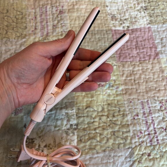 ANGENIL Pro Mini Titanium Ceramic Flat Iron for Short Hair - Picture 2 of 7